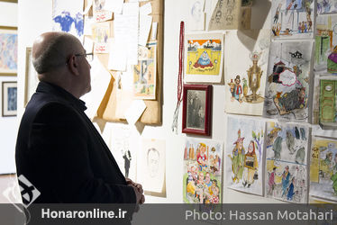 بازدید علی مراد خانی از نمایشگاه آثارجشنواره هنر های تجسمی درفرهنگسرای نیاوران