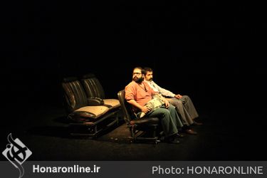 نمایش "فیل در تاریکی" در تماشاخانه پالیز