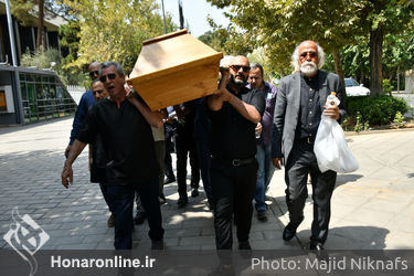 مراسم تشییع پیکر استاد «جلال شباهنگی» از مقابل تالار وحدت