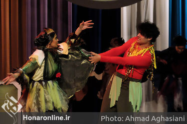 نمایش کودک "پر پر، سیمرغ، پر" در تالار هنر