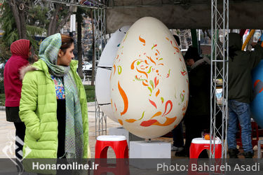 کارگاه آماده‌سازی تخم‌مرغ‌های نوروزی در  میدان نارمک