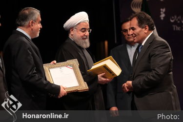 تقدیر رئیس جمهور از برگزیدگان جایزه کتاب سال
