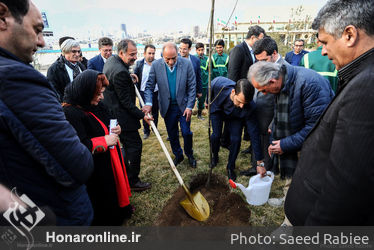 مراسم کاشت درخت در برج میلاد تهران