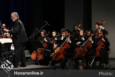 اجرای ارکستر ملی ایران به رهبری فریدون شهبازیان در تالار وحدت