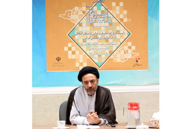 دکتر سیدحسن اسلامی: فاصله‌گذاری برشت، مرز میان صدق، یاوه و دروغ را متمایز می‌کند