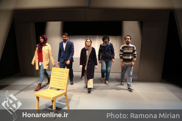 نمایش «خماری» در سالن قشقایی