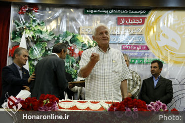 اکبر عالمی
