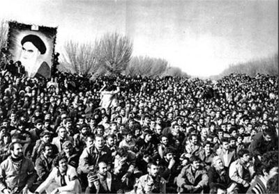 بررسی ارتباط "انقلاب" و "ادبیات" / چقدر در ادبیاتِ انقلاب قدرتمند ظاهر شدیم؟