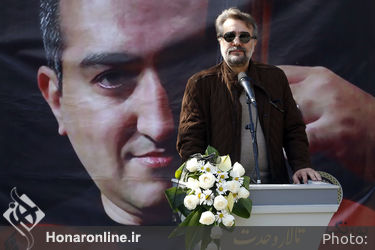 وداع با پیکر پورنگ پورشیرازی نوازنده کنترباس