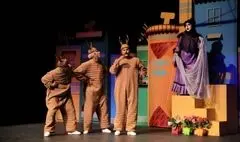 نگاهی به «کتابخورها» کار اسماعیل رحیمی سروش | نمایشی برای کتابخوان‌ها