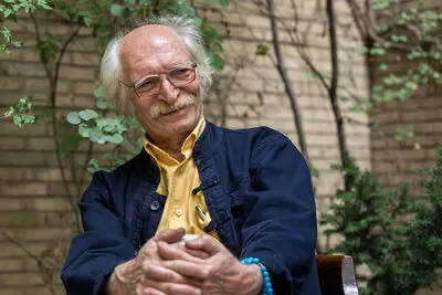 Iranian orchestra Pako records album with narrations by writer Mahmud Dowlatabadi