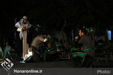تعزیه خوانی گروه "تعزیه سیدالشهدا(ع)"در مقابل تالار وحدت