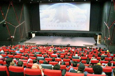 آمار فروش سینماها در آبان ماه اعلام شد/رکورد فروش روزانه شکست