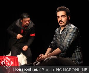 نمایش "حضار قیام کنند" در تماشاخانه استاد مشایخی