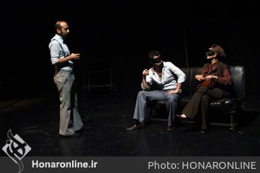 نمایش "فیل در تاریکی" در تماشاخانه پالیز