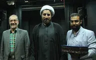 تقدیر بنیاد شهید از کارگردان نمایش ˝آخه اینجا نزدیک تره به خدا ˝