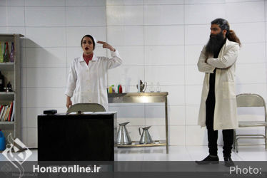 نمایش مرگ و استعاره به کارگردانی پوریا جلال وندی در تماشاخانه دیوار چهارم