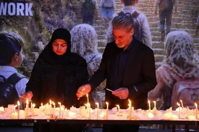 خانواده ماکان نصیری مهمان اختتامیه «مشق ناتمام»