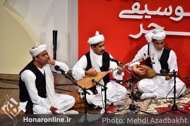 کنسرت گروه سرو خراسان در سی و پنجمین جشنواره موسیقی فجر
