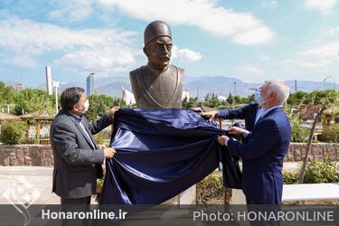 رونمایی سردیس مفاخر فرهنگی در میدان مشاهیر