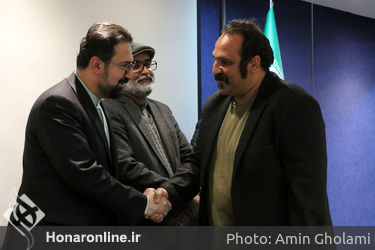 رونمایی از کتاب "چهل سال نمایش" و تقدیر از ۱۰ هنرمند انقلاب 