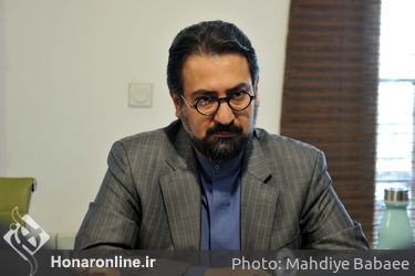 بازدید معاون هنری وزارت فرهنگ و ارشاد اسلامی از دبیرخانه سی و هفتمین جشنواره تیاتر فجر