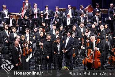 ارکستر سمفونیک تهران و ایتالیا در هفتمین روز سی و دومین جشنواره موسیقی فجر در تالار وحدت 