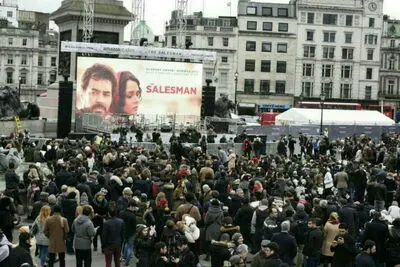 "فروشنده" هزاران نفر را به میدان ترافالگار لندن کشاند