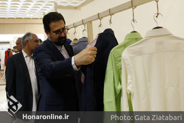 بازدید سید محمدمجتبی حسینی از نمایشگاه هشتمین جشنواره بین‌المللی مد و لباس فجر در چابهار