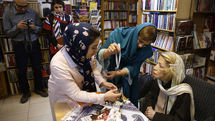 Iran Darroudi Attends Book Signing Ceremony at Saless Publications