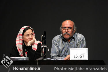 نمایشنامه خوانی "سنگلج با خلج"در تماشاخانه سنگلج