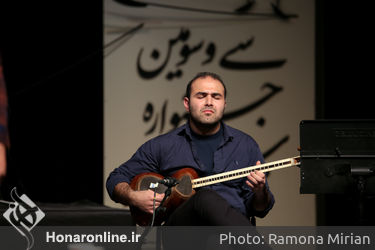 اجرای کنسرت گروه "گام" در سی و سومین جشنواره موسیقی فجر در برج آزادی