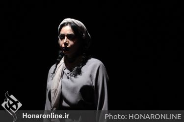 نمایش "تجربه‌های اخیر" در تماشاخانه مهرگان