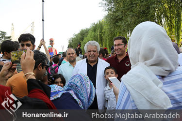 شادپیمایی عروسک‌ها در بوستان آب و آتش‎