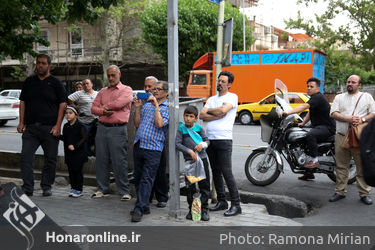 تعزیه خوانی در مقابل مجتمع فرهنگی هنری مهرسان