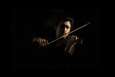 Iranian violinist to perform solo at 2018 Český Krumlov fest.