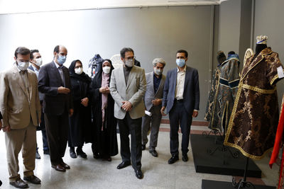 حسینی: سوق یافتن آثار نمایشگاه لباس عاشورایی به سمت تولید حاصل گفتگو میان طراحان و تولیدکنندگان است