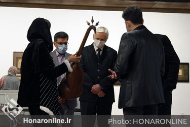 بازید معاون سفیر کشور اتریش در ایران از نمایشگاه نگاره های چوبی و آرزوهای آبرنگی