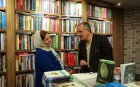 کتابگردی اهالی فرهنگ و هنر در نشر چشمه