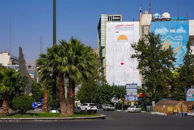 دیوارنگاره جدید میدان فلسطین رونمایی شد/ تهران میزبان خانواده شهدای غزه