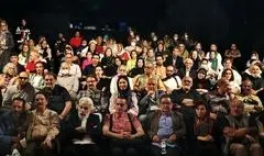 یاد و خاطره رضا ژیان در تئاتر شهر زنده شد | نکوداشت هنرمندی که شبیه هیچ‌کس نبود | اجرای دوباره یک نمایش ماندگار