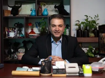 دغدغه‌ام حمایت از آثار هنری و همکاران تحصیل کرده است/ هیچ چیز سخت تر از خنداندن مخاطب نیست 