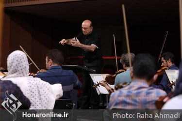 تمرین ارکستر سمفونیک تهران با رهبری منوچهر صهبایی