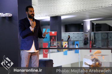رونمایی از تندیس "فرشته مهربان" در پردیس چارسو‎