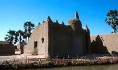 وقتی اسلام به قلب آفریقا نفوذ کرد / روایتی تصویری از مساجد خشتی مسیر رود نیجر به مناسبت روز جهانی مسجد