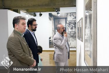 بازديد معاون هنري وزارت ارشاد اسلامي از نمايشگاه اتو واگنر 