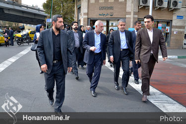 کتابگردی وزیر ارشاد و هنرمندان در نشر ثالث و نشر چشمه