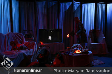 نمایش "جنین جن زده" در عمارت نوفل‌لوشاتو