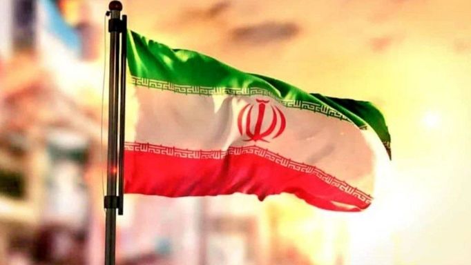 وطنم ایرانه ، همه‌جا جز اینجا واسه من زندانه