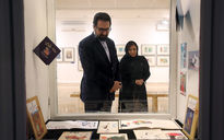 بازدید سید مجتبی حسینی از نمایشگاه تصویرگران ایران